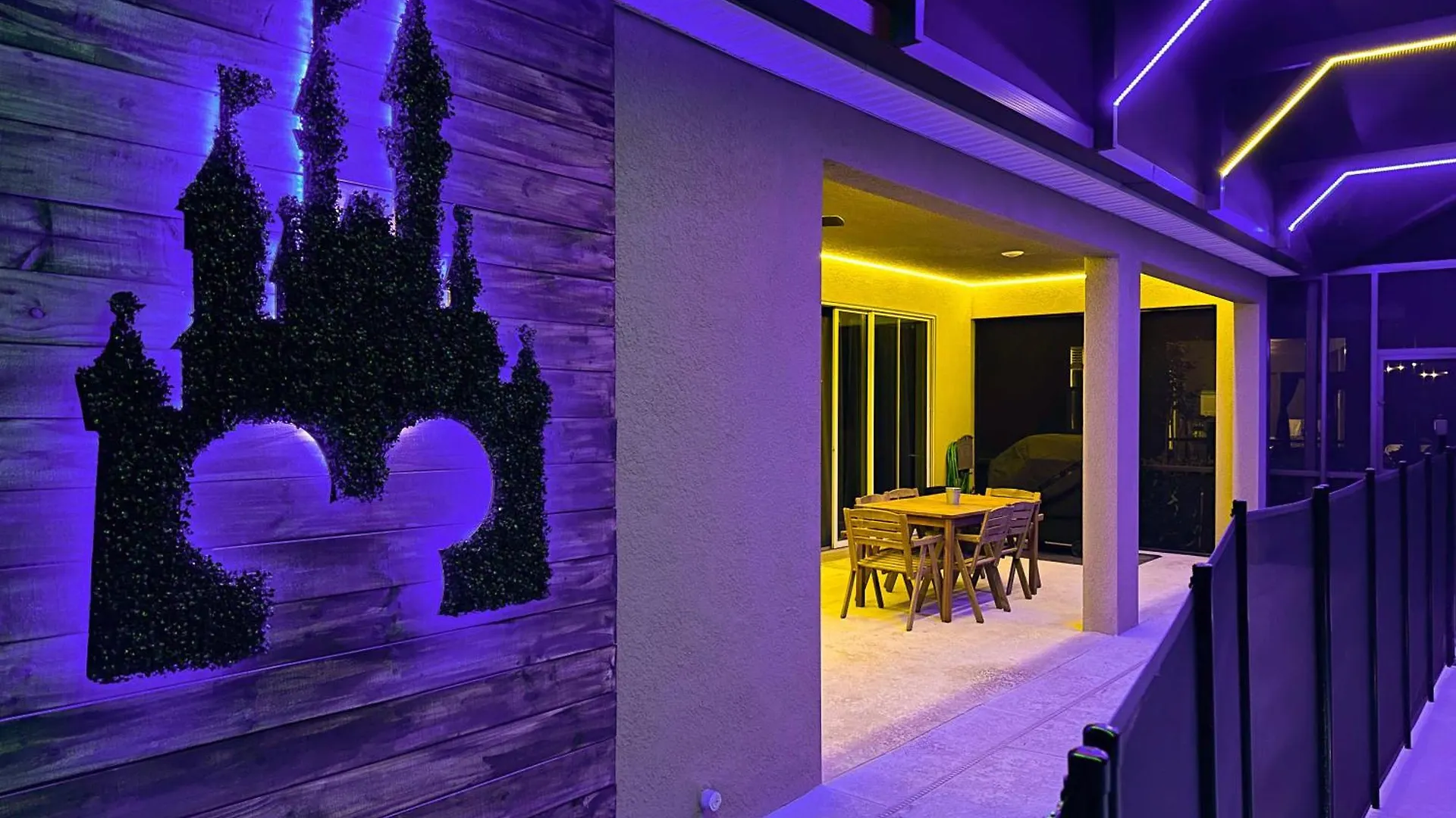 Holiday home House Wtheaterpoolspagame Room In A Resort Davenport